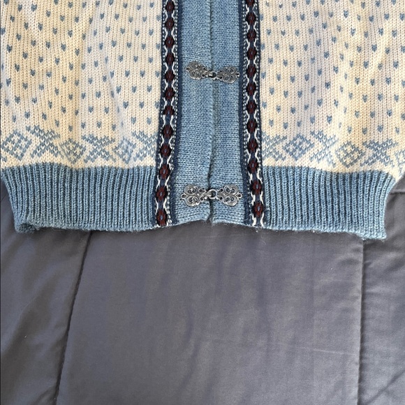 Dale of Norway Blue and Cream Cardigan size S 40 - Picture 6 of 8